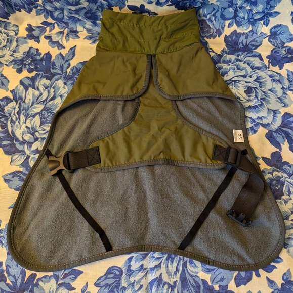 XS lined dog wind breaker - Picture 2 of 4